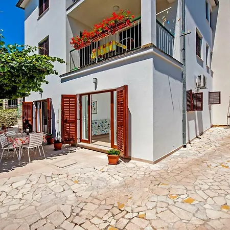 1054 Rovinj