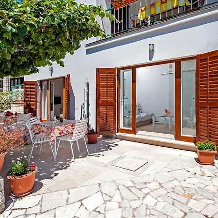 1054 Rovinj