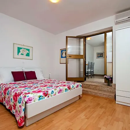 Gasthuis 1054 Rovinj