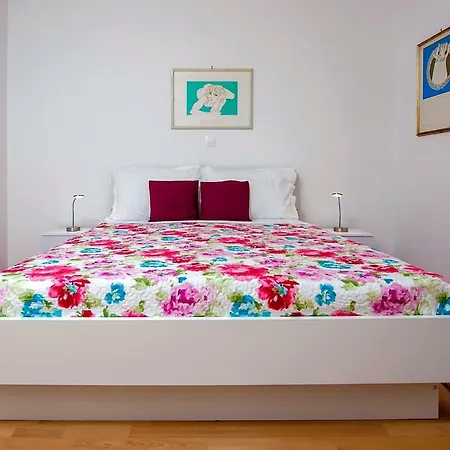 1054 Gasthuis Rovinj