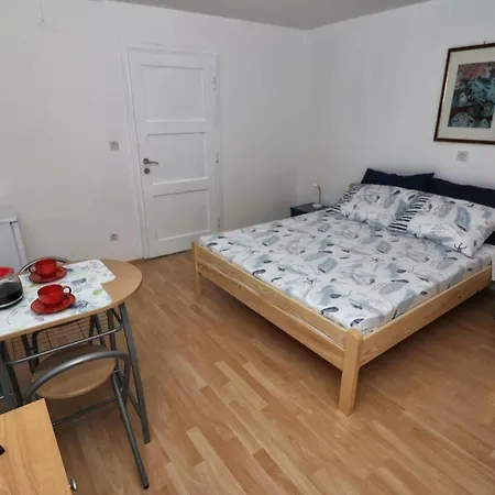 1054 Rovinj